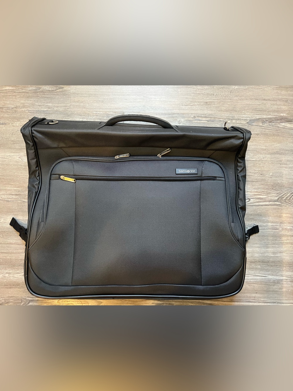 Samsonite Black Travel Garment Bag with Front Zip Pocket